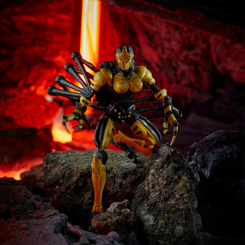 Hasbro Transformers Generations War for Cybertron: Kingdom Deluxe WFC-K5 Blackarachnia Action Figure FFHB5144 on Sale